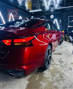 نيسان ألتيما